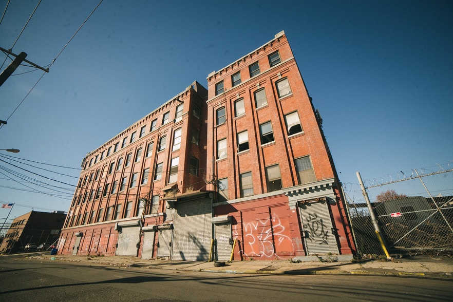 More Photos Of 98-104 Murray St, Newark Warehouse For Sale