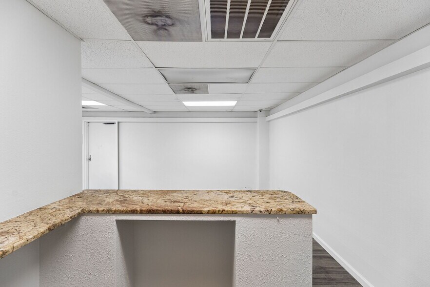 More Photos Of 778 Isom Rd, San Antonio Freestanding For Lease