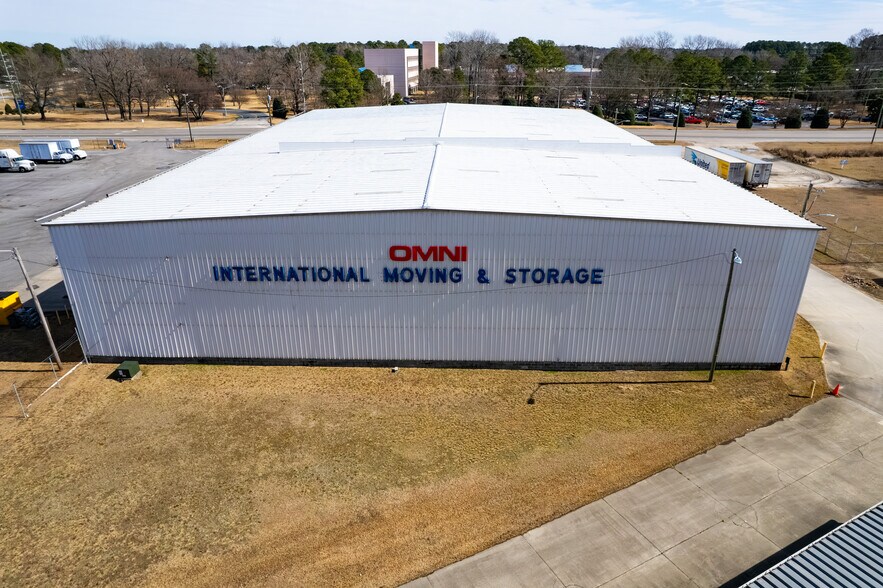 More Photos Of 803 S Eastern Blvd, Fayetteville Warehouse For Sale