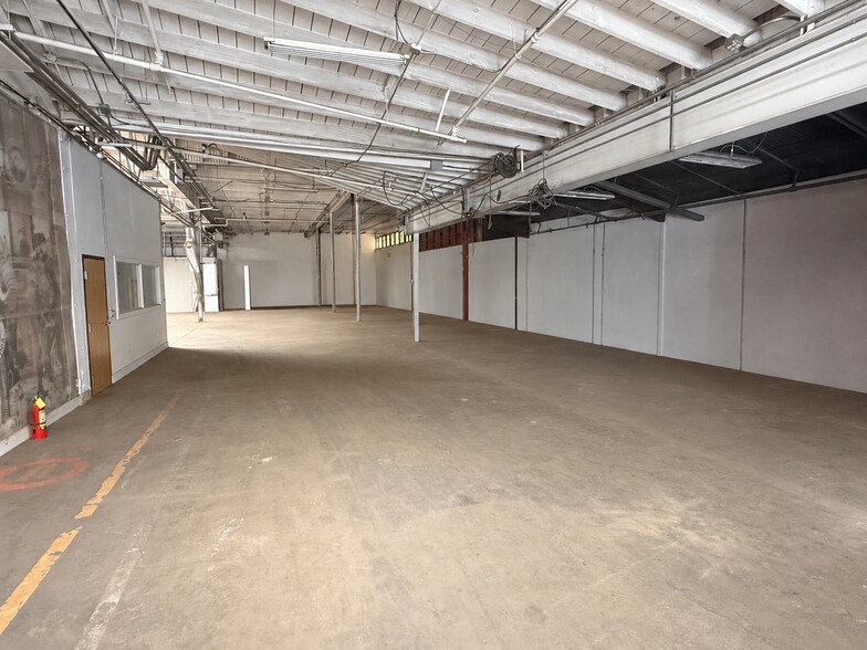More Photos Of 3100 E 10th St, Oakland Warehouse For Lease