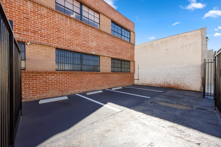 More Photos Of 3814 Willat Ave, Culver City Warehouse For Lease