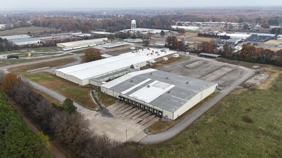 Primary Photo Of 3000 Kefauver Dr, Milan Manufacturing For Lease