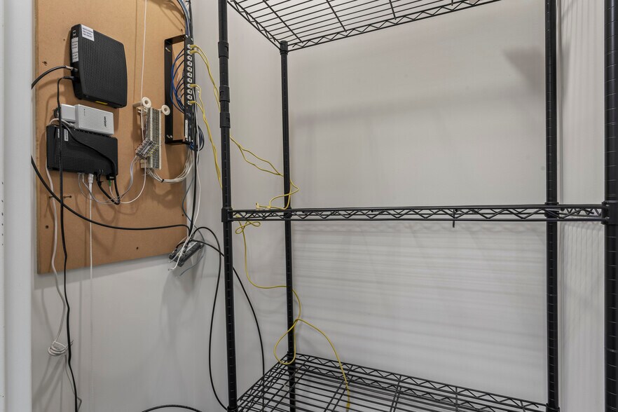 More Photos Of 19455 Deerfield Ave, Lansdowne Medical For Lease