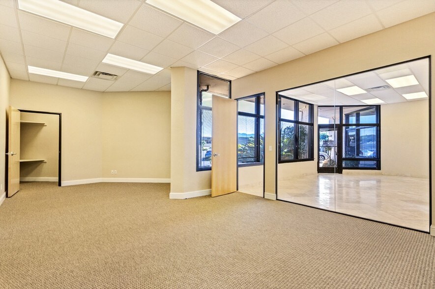 More Photos Of 7655 E Redfield Rd, Scottsdale Light Distribution For Lease