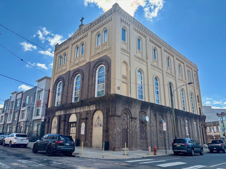 Primary Photo Of 1632 Poplar St, Philadelphia Religious Facility For Sale