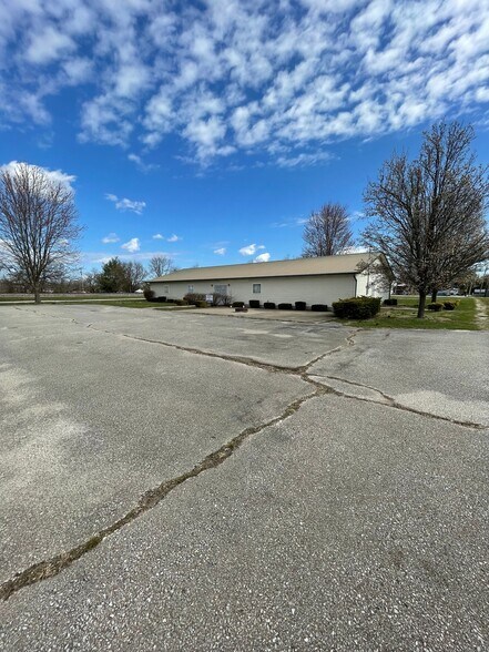 More Photos Of 319 W Frank St, Mitchell Specialty For Sale