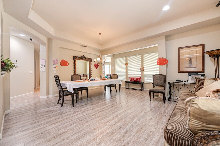 More Photos Of 6056 Big Bend Dr, Roseville Assisted Living For Sale