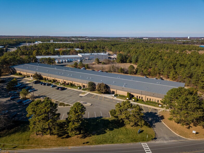 More Photos Of 725 Airport Rd, Lakewood Flex For Sale