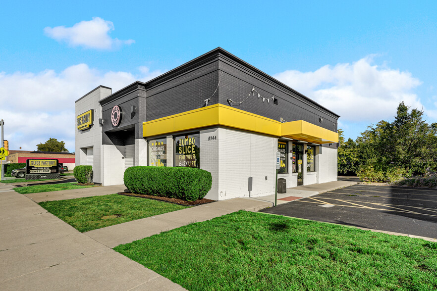 Primary Photo Of 8740-8744 W Ogden Ave, Lyons Fast Food For Lease