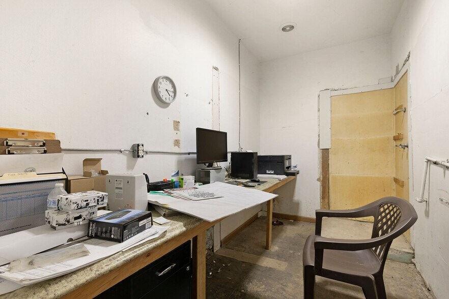 More Photos Of 128 S Colusa St, Willows Specialty For Lease