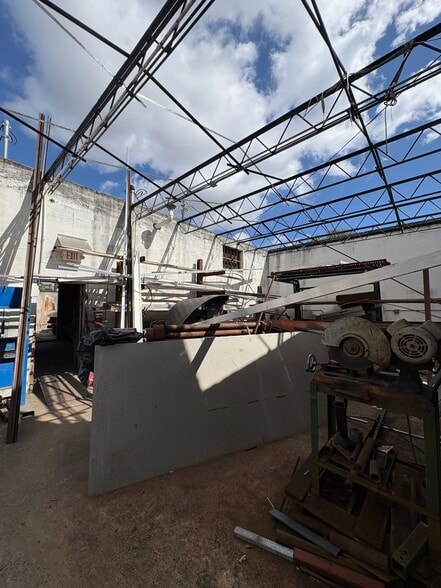 More Photos Of 3071 NW 54th St, Miami Warehouse For Sale