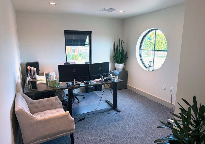 More Photos Of 480 NW 36th St, Oklahoma City Office For Lease