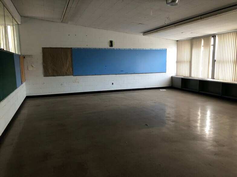 More Photos Of 11406-11440 Morang Dr, Detroit Religious Facility For Sale