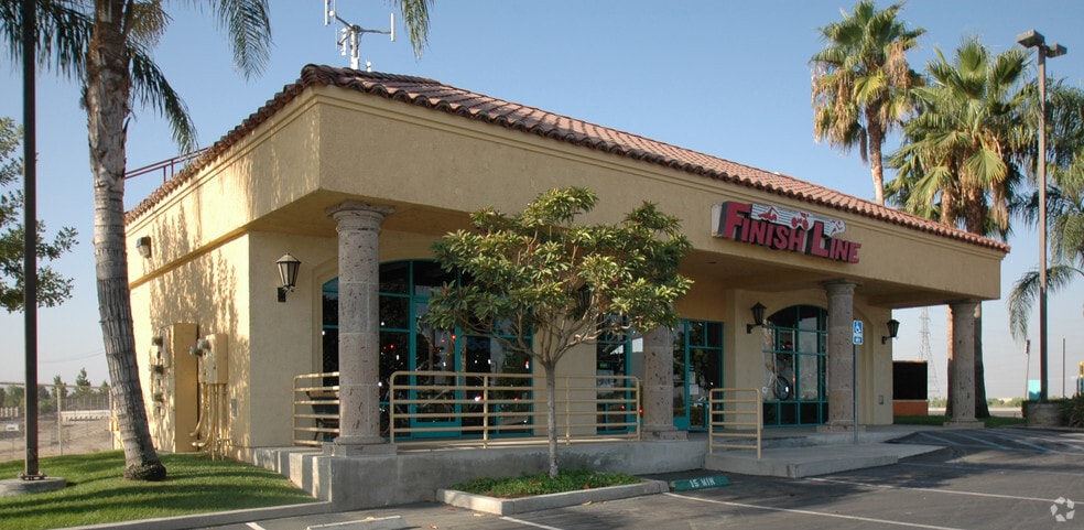 More Photos Of 600 Coffee Rd, Bakersfield Unknown For Lease