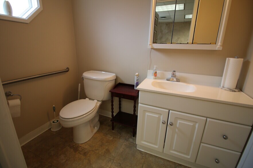 More Photos Of 100 W Union St, Kingston Office For Sale