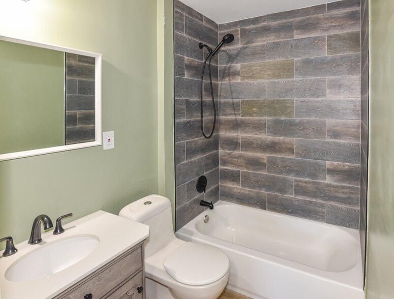 More Photos Of 104 Maple Ave, Chestertown Apartments For Sale