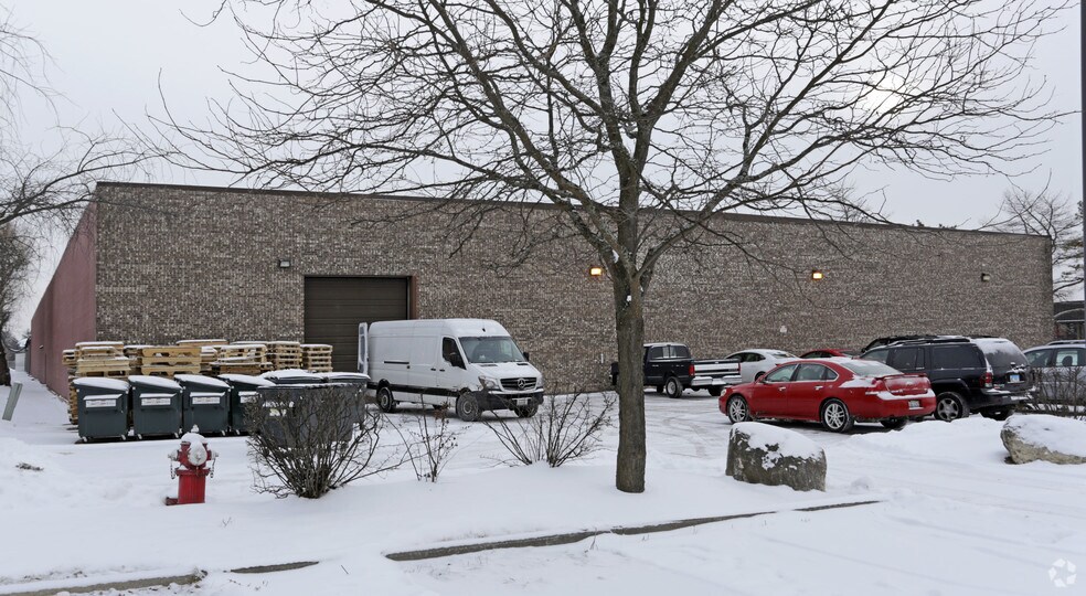 More Photos Of 1536 Bourbon Pky, Streamwood Manufacturing For Sale