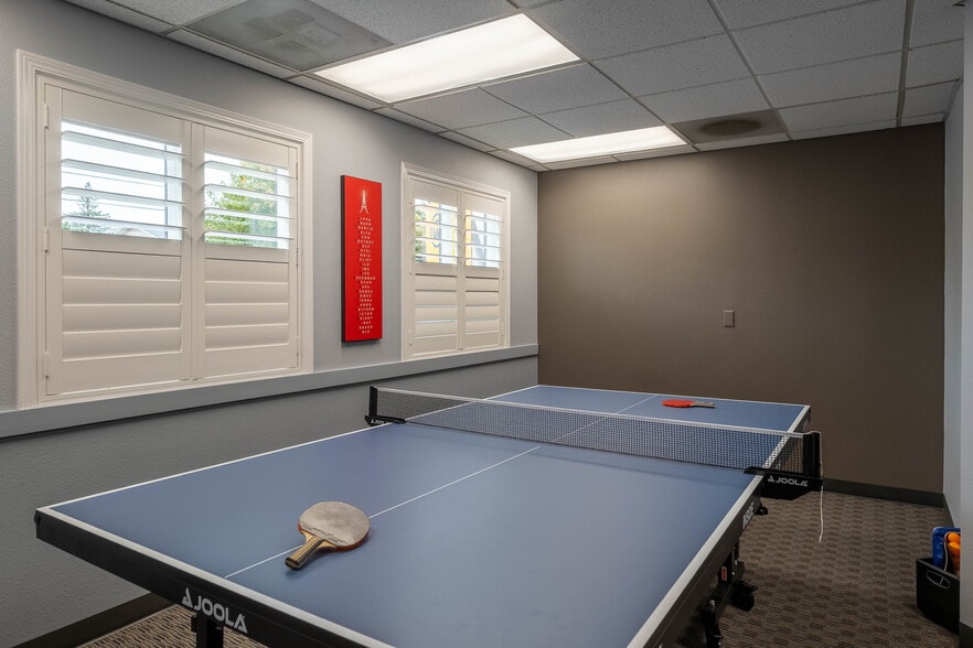 More Photos Of 5828 N Lombard, Portland Medical For Sale