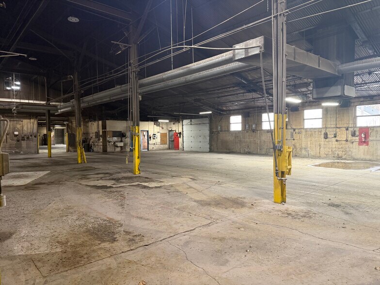 More Photos Of 1345 Henry St, Huntington Manufacturing For Sale