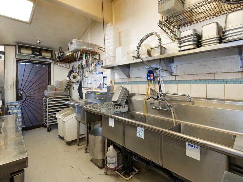 More Photos Of 409 E Grand Ave, El Segundo Storefront Retail Residential For Sale