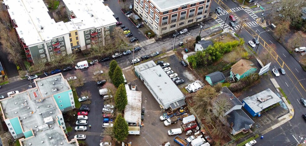 More Photos Of 3526-3540 SE 28th Ave, Portland Flex For Sale