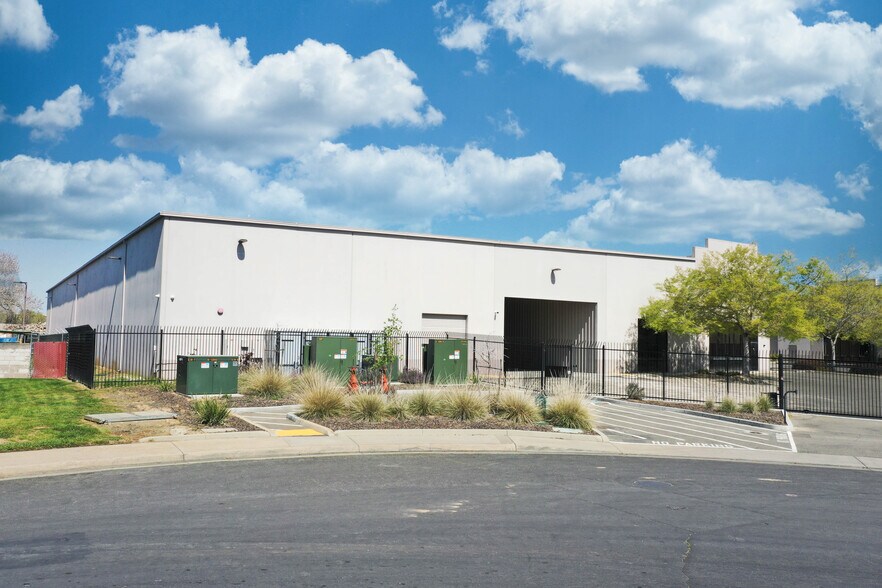 More Photos Of 8651 Younger Creek Dr, Sacramento Warehouse For Sale