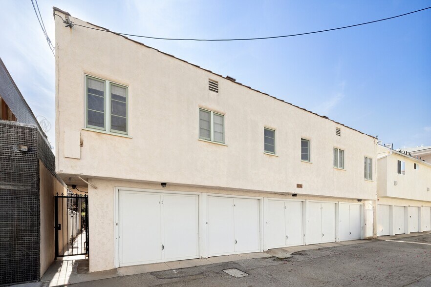 More Photos Of 827 12th St, Santa Monica Apartments For Sale