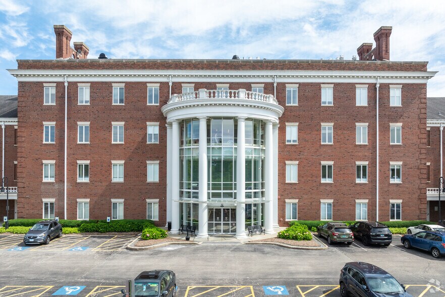 More Photos Of 12 Salt Creek Ln, Hinsdale Unknown For Lease