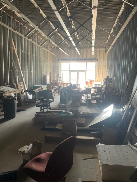 More Photos Of 950 Manifold Rd, Washington General Retail For Sale