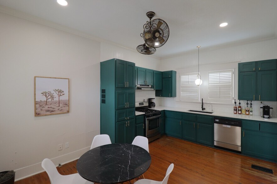 More Photos Of 1102 S Rock St, Georgetown Office Residential For Lease