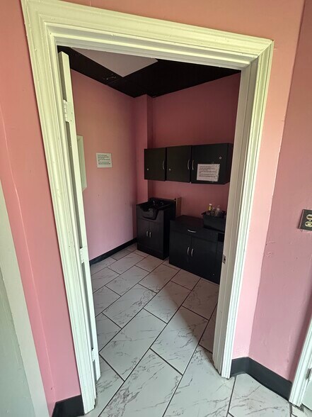 More Photos Of 1816-1820 Austin Dr, Decatur Freestanding For Lease