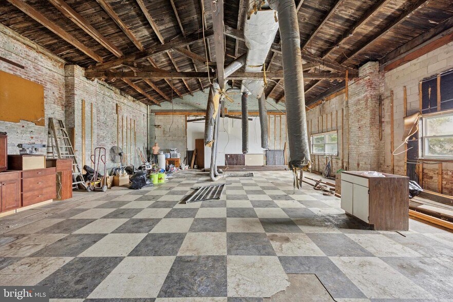 More Photos Of 840 E Atlantic St, Philadelphia Warehouse For Sale