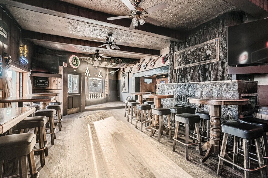 More Photos Of 1201 S. Pearl St., Denver Restaurant For Sale