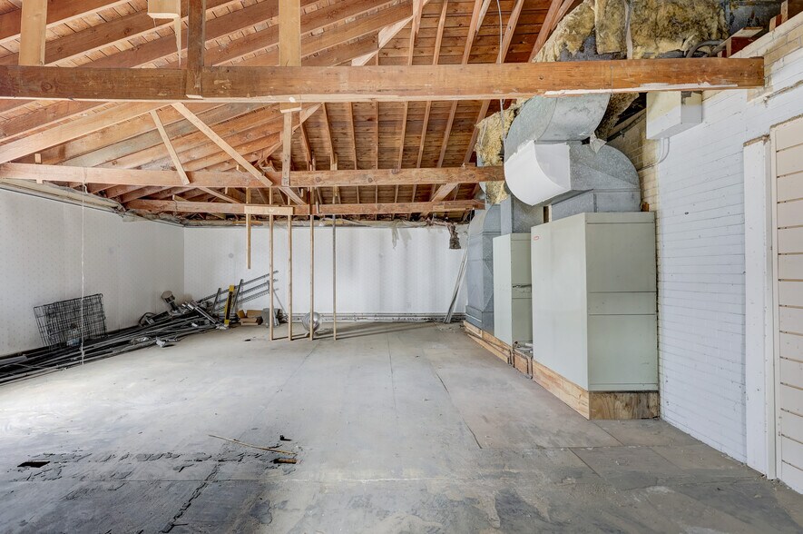 More Photos Of 23919 John R Rd, Hazel Park Freestanding For Sale