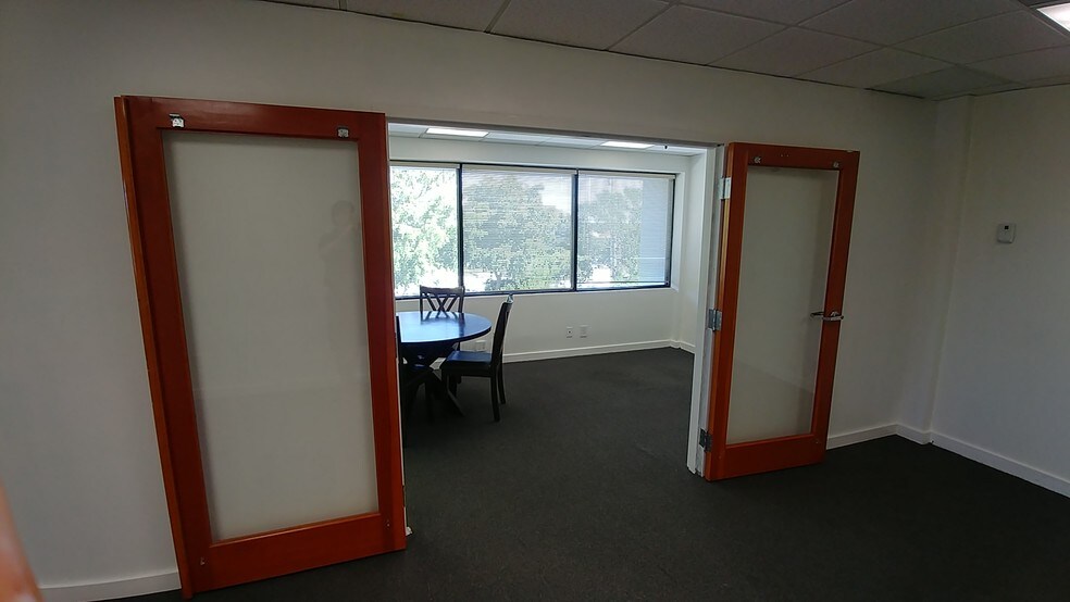More Photos Of 6100 Glades Rd, Boca Raton Office For Lease