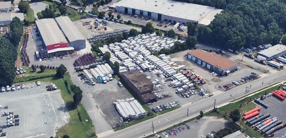 More Photos Of 1118 W Craighead Rd, Charlotte Warehouse For Sale