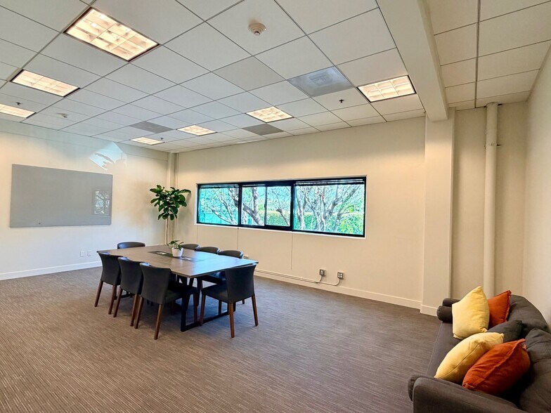 More Photos Of 10549-10555 Jefferson Blvd, Culver City Unknown For Lease