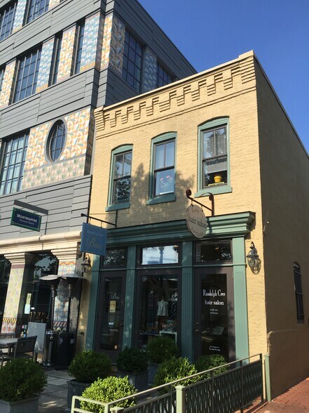 More Photos Of 325 7th St SE, Washington Storefront Retail Office For Lease