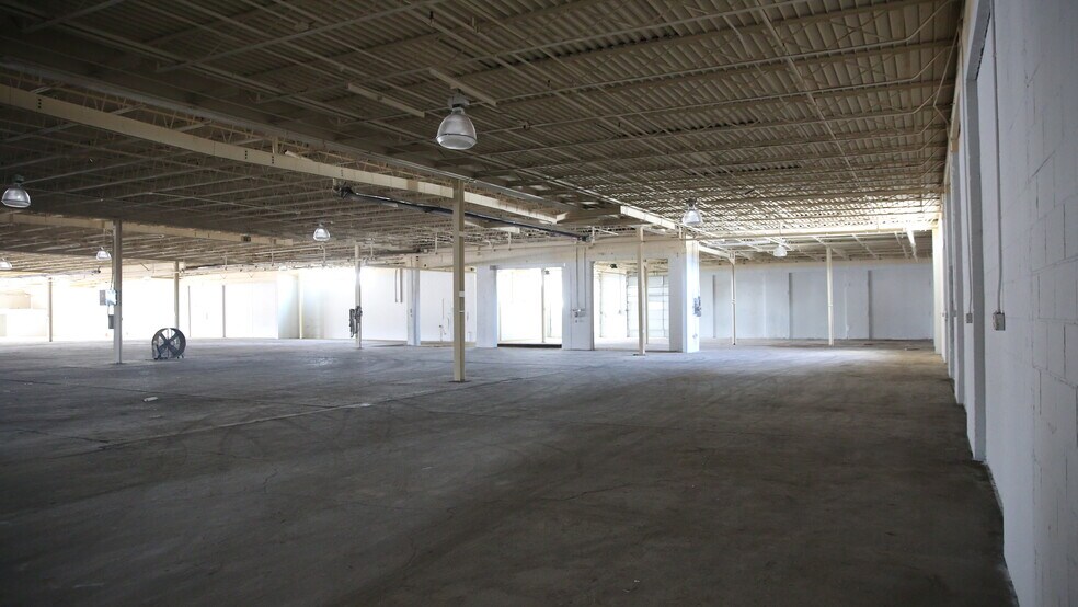 More Photos Of 845 Harrisburg Pike, Columbus Warehouse For Lease