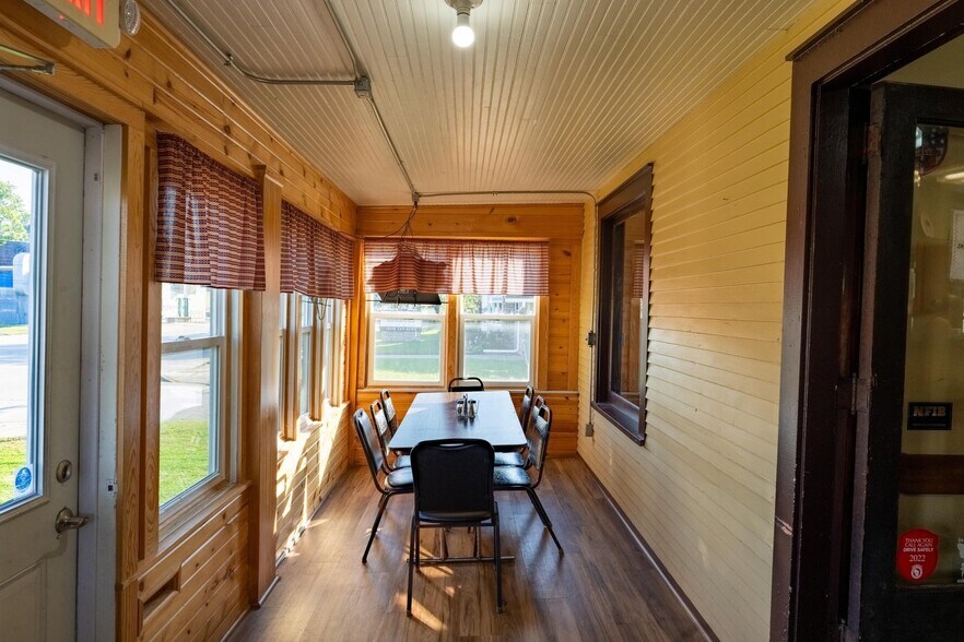 More Photos Of 507 W Wisconsin St, Sparta Flex For Sale