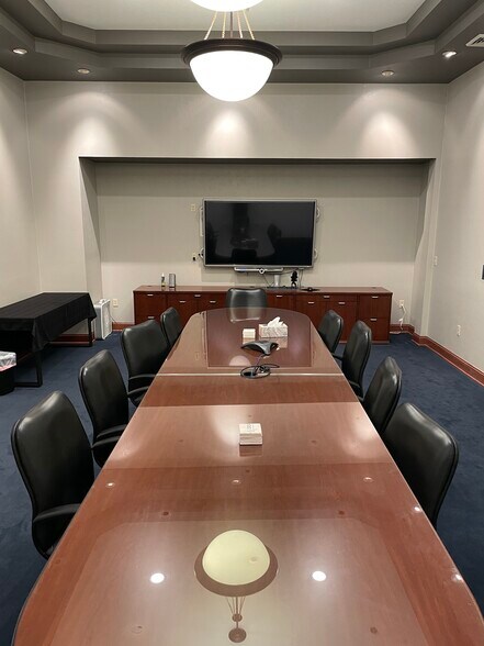 More Photos Of 3745 Medina Rd, Medina Office For Lease