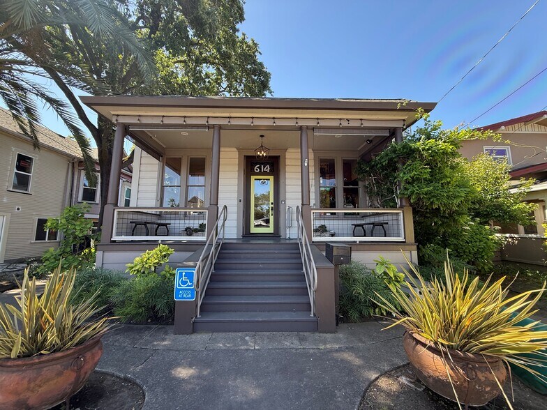 More Photos Of 614 College Ave, Santa Rosa Office For Sale
