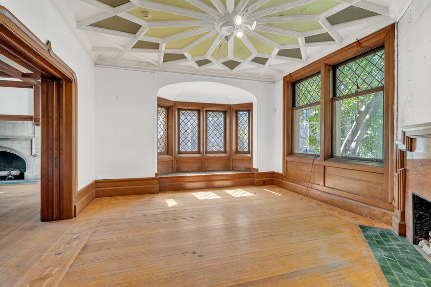 More Photos Of 51 Trumbull St, New Haven Office For Sale