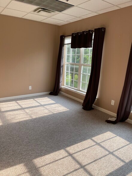 More Photos Of 3745 Cherokee St, Kennesaw Loft Creative Space For Lease