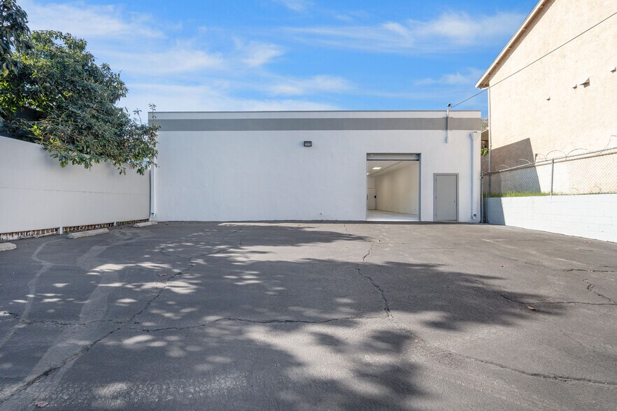 More Photos Of 916 N Wilmington Blvd, Wilmington Warehouse For Sale