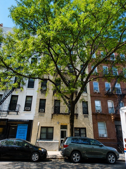 More Photos Of 538 W 47th St, New York Apartments For Sale