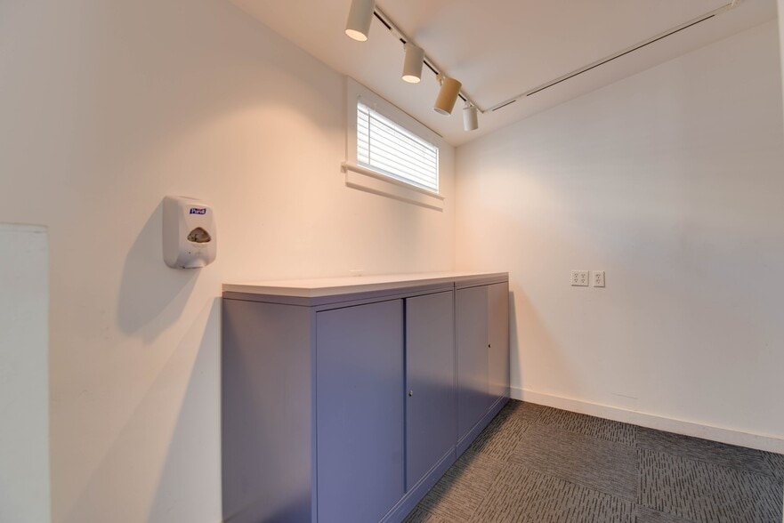 More Photos Of 701 Simonton St, Key West Office For Sale