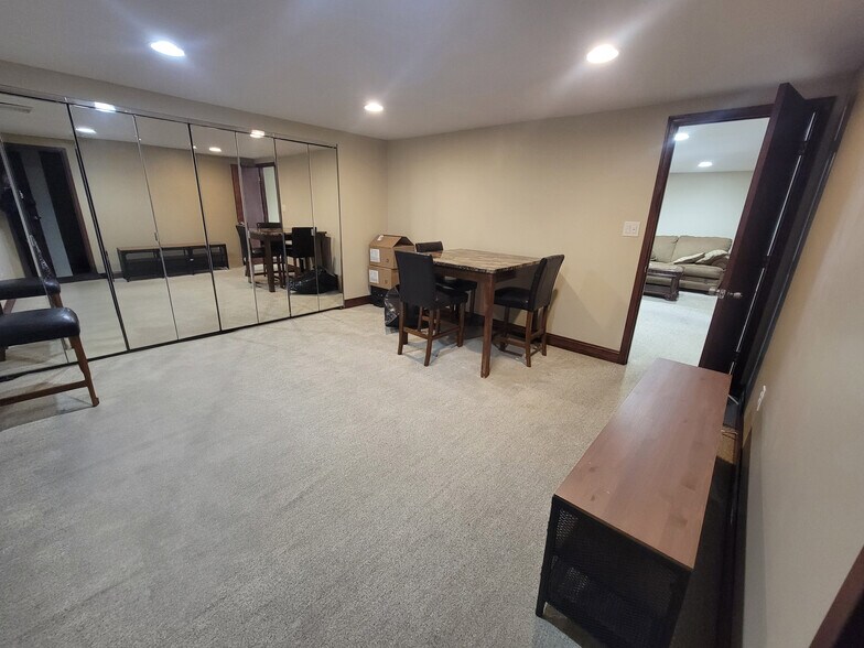 More Photos Of 909 Bustleton Pike, Feasterville Trevose Office For Lease