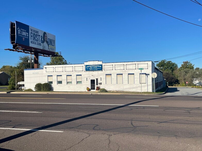 Primary Photo Of 202 S 3rd St, Coopersburg Storefront For Lease