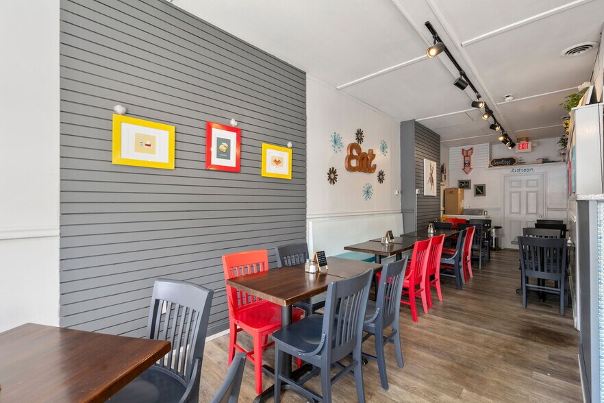 More Photos Of 10-14 Chelmsford St, Chelmsford Storefront For Sale